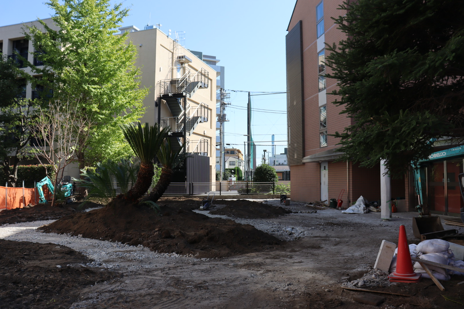 世田谷で造園工事中1